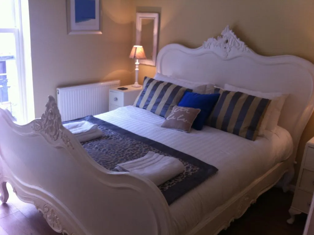 Burlington Beach Apartments 브라이턴 0*,